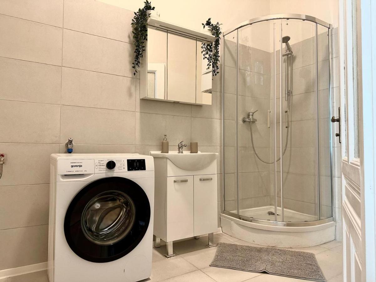 Spacious Apartment, 3 Min To U6 Metro Viena Exterior foto