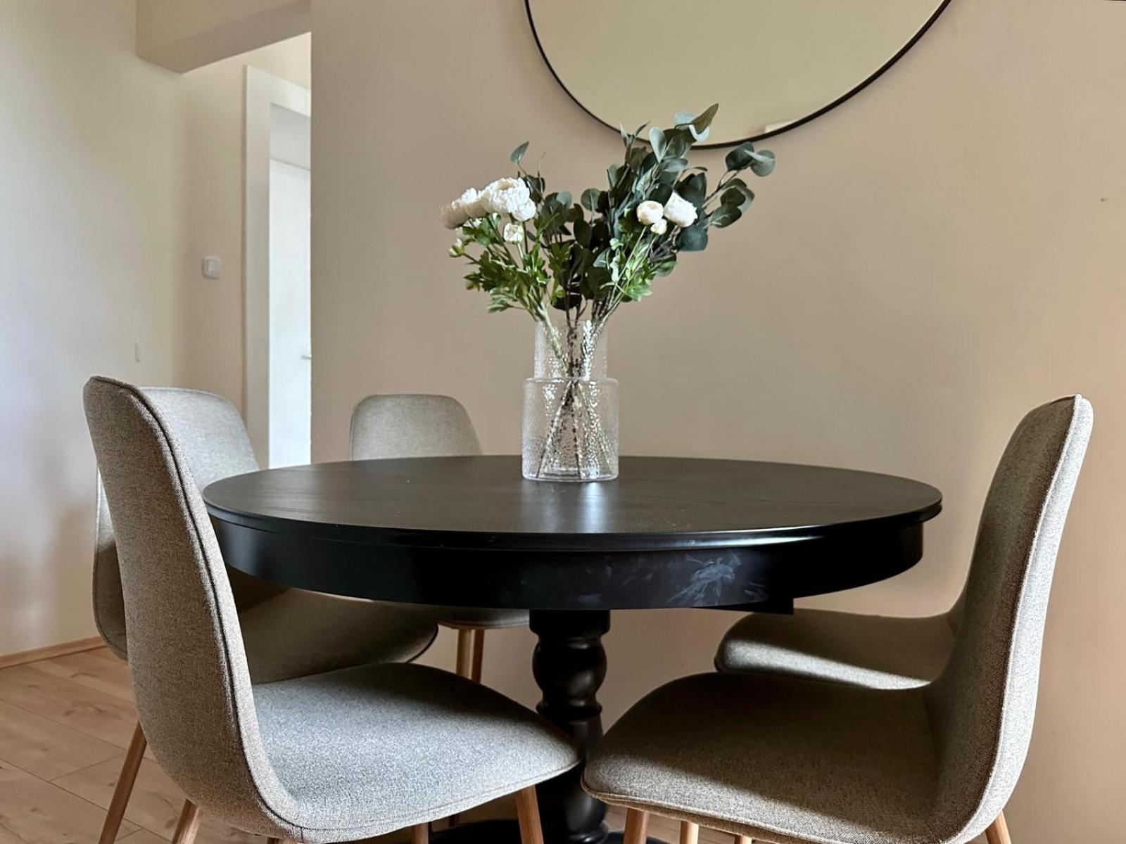 Spacious Apartment, 3 Min To U6 Metro Viena Exterior foto