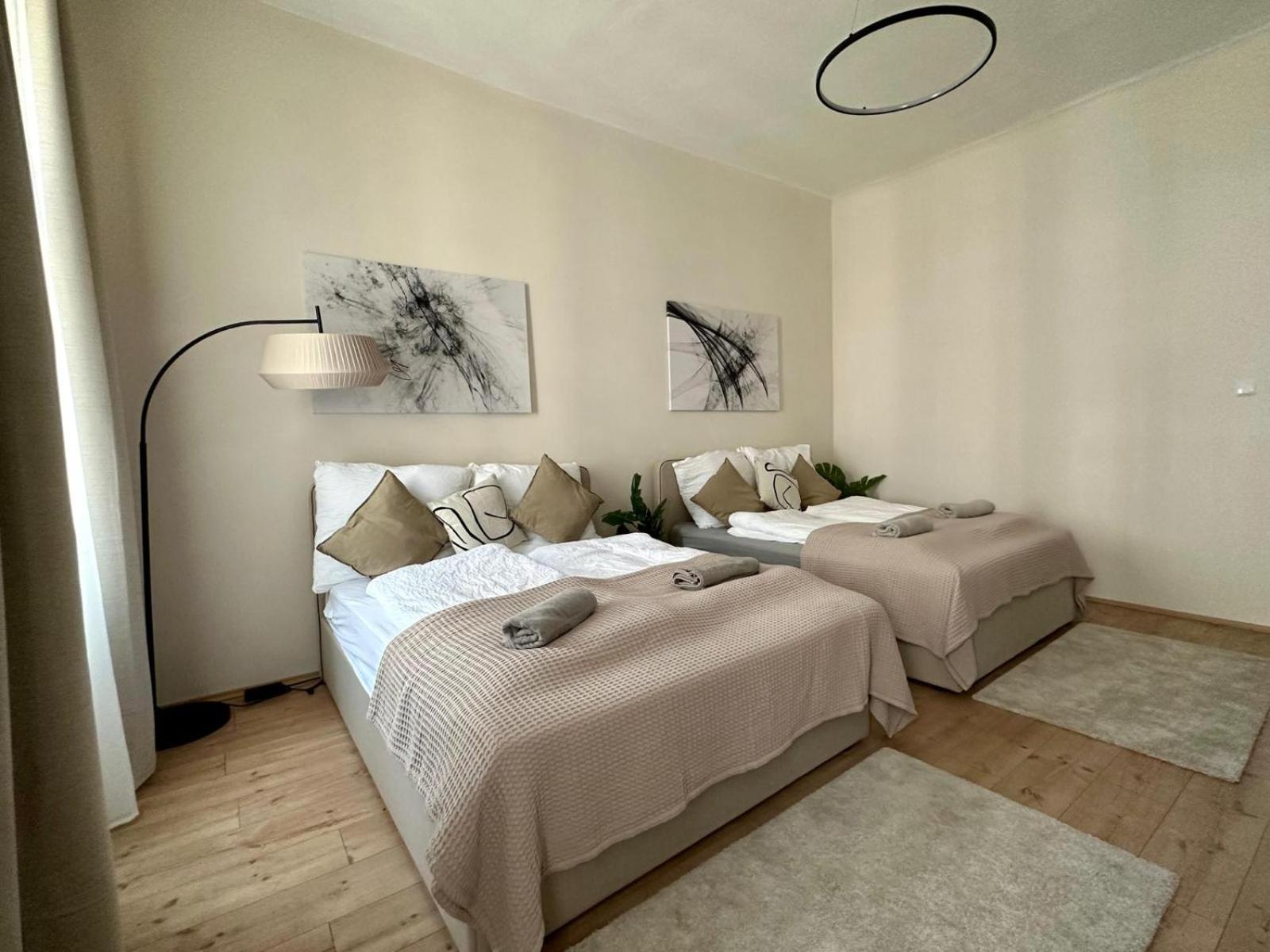 Spacious Apartment, 3 Min To U6 Metro Viena Exterior foto