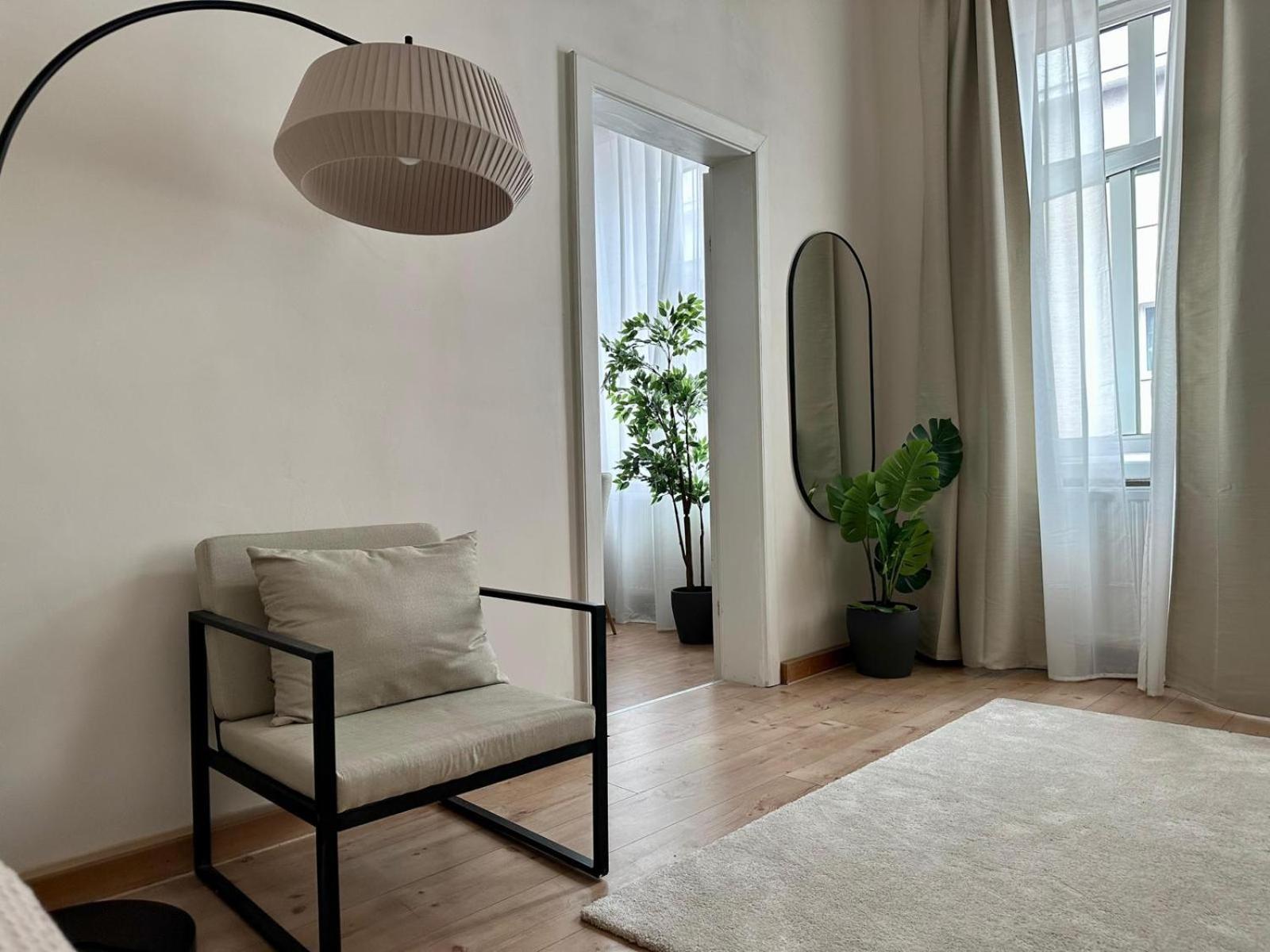 Spacious Apartment, 3 Min To U6 Metro Viena Exterior foto