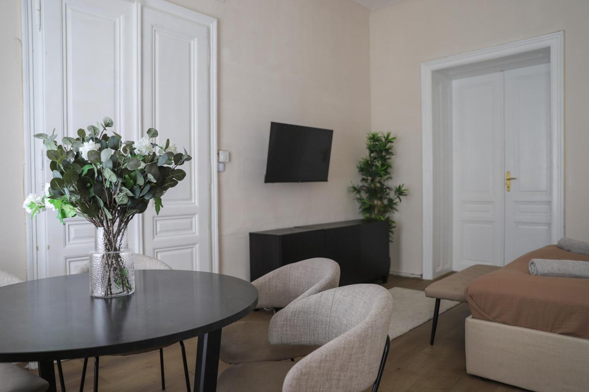 Spacious Apartment, 3 Min To U6 Metro Viena Exterior foto